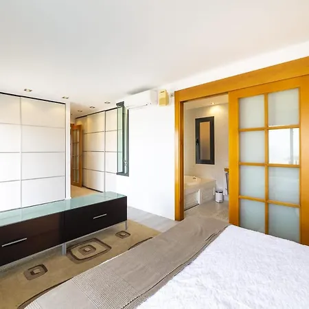 Fantastic Penthouse 270m2 With Amazing Sea Views